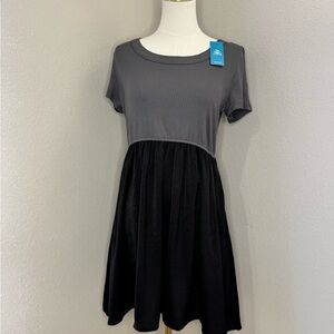 Ribbed Top Flowy Dress With Pockets Womens Large Gray Black NWT